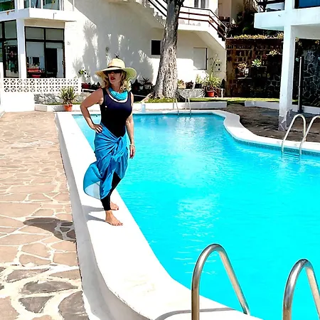 In Tenerife, Luxury Overlooking The Atlantic באיאמר